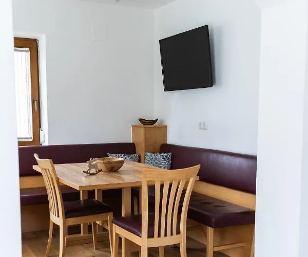 Διαμέρισμα Monika *